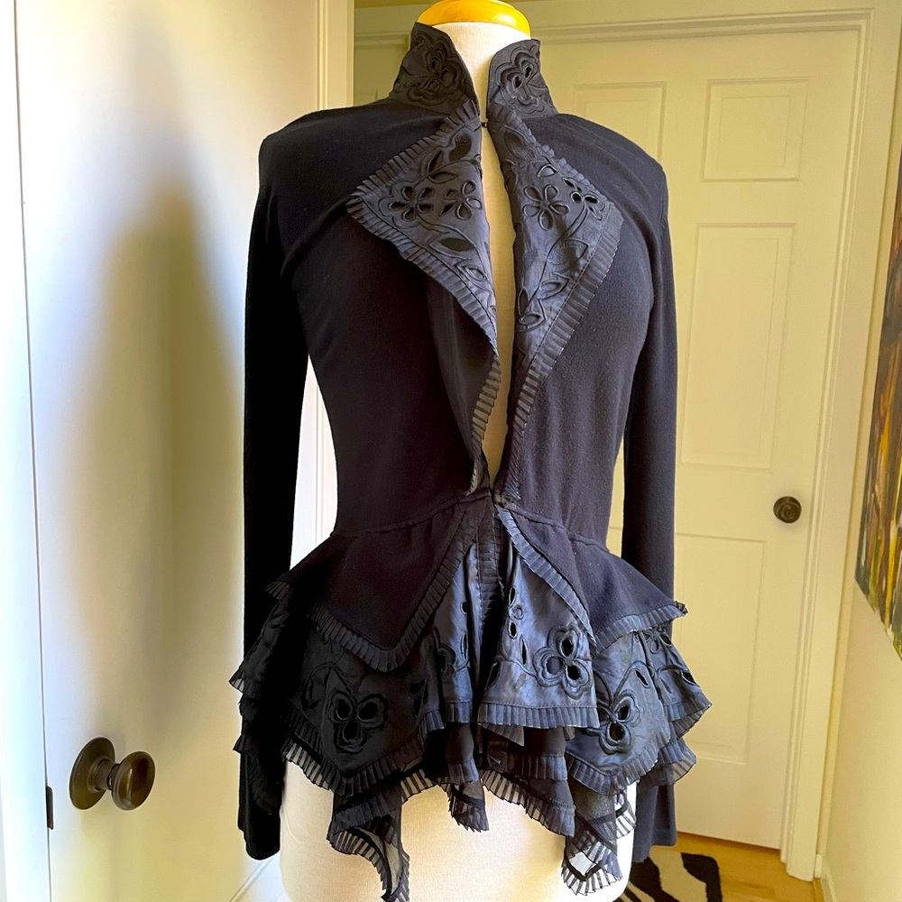 Sexy ultra feminine jacket/top. Dress up or down.